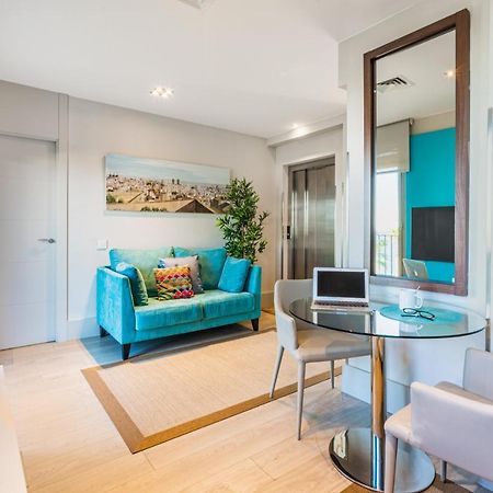 Kronos On The Beach Suite 3 Барселона Екстериор снимка