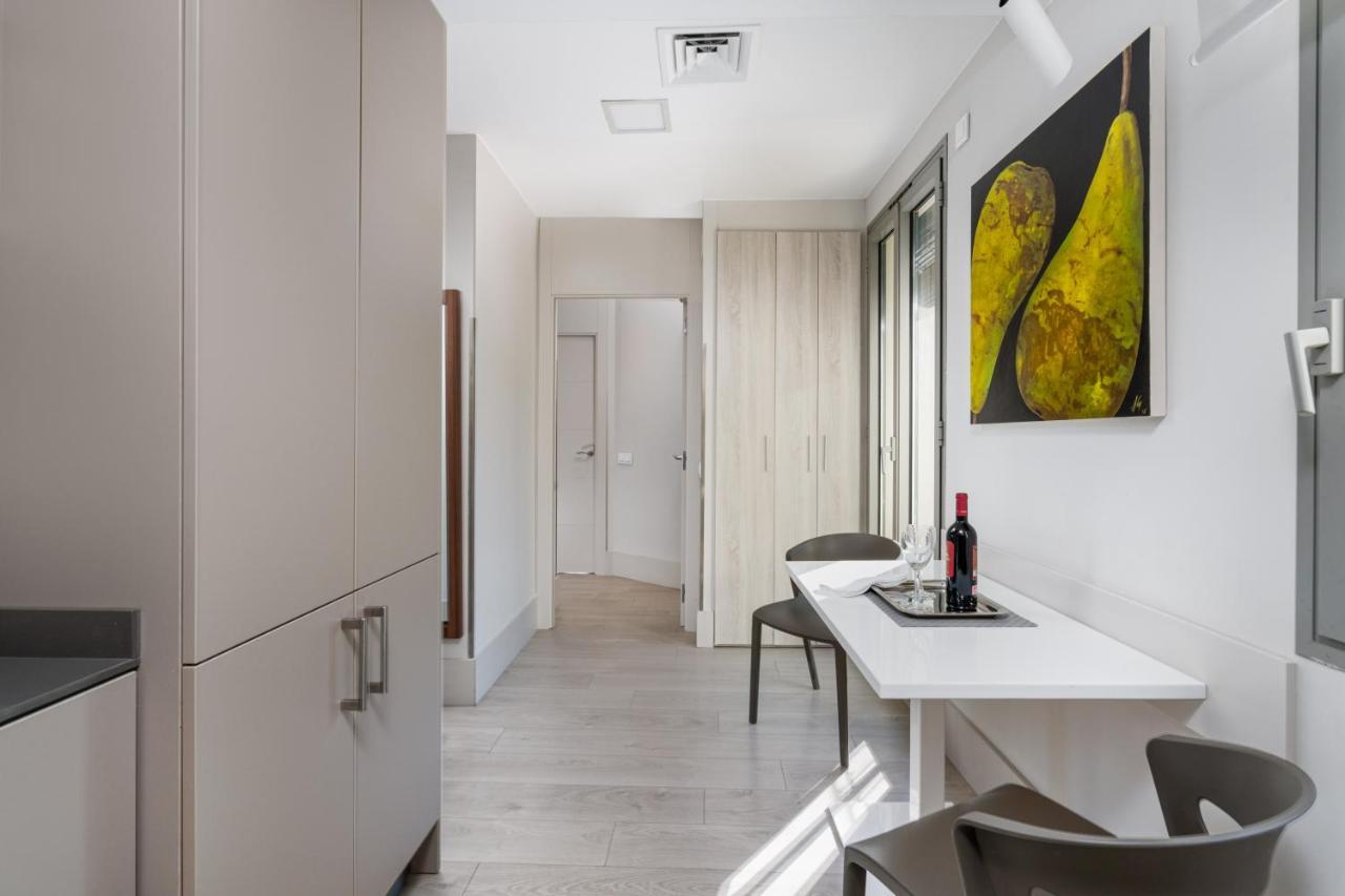 Kronos On The Beach Suite 3 Барселона Екстериор снимка