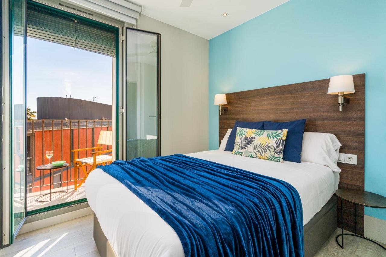 Kronos On The Beach Suite 3 Барселона Екстериор снимка